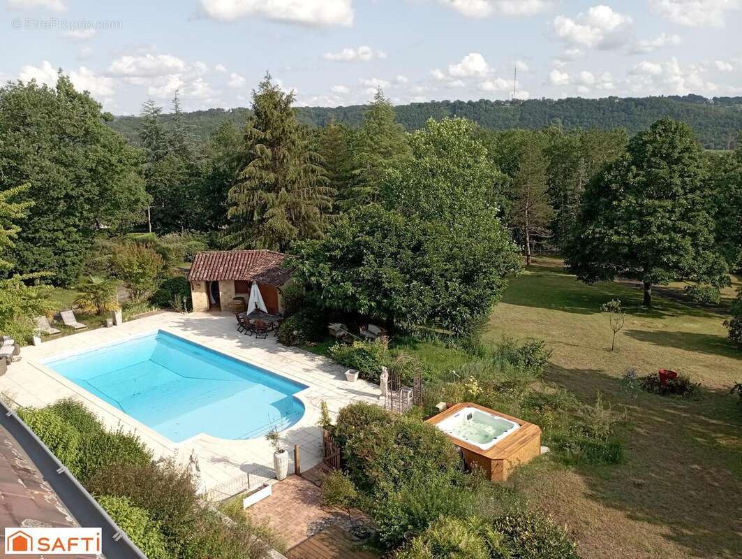 Photo 2 - Maison à LE BUGUE