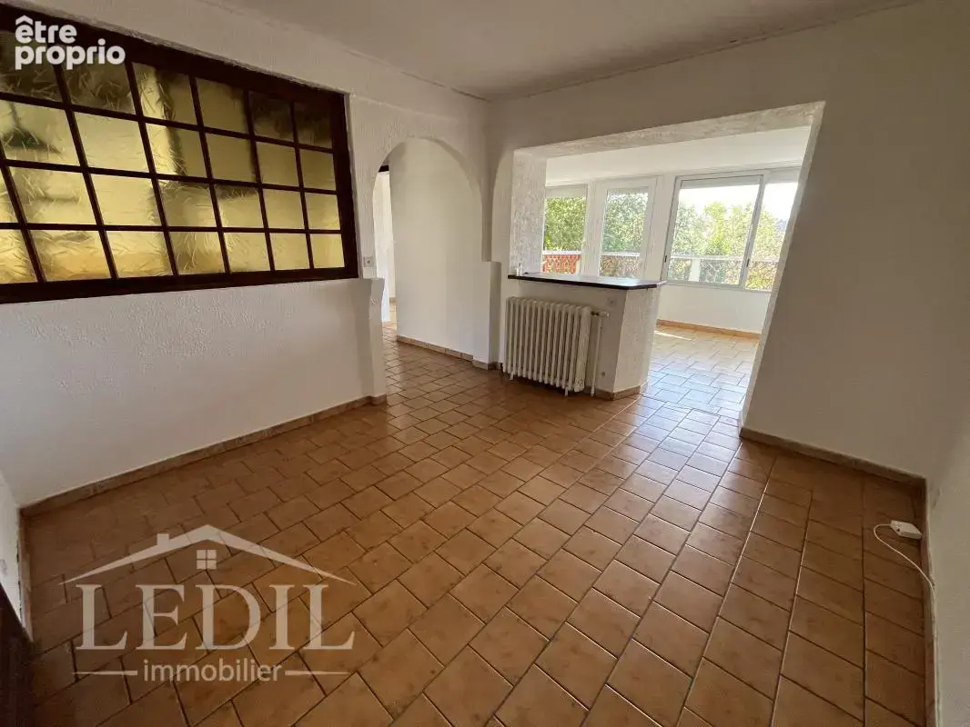 Maison de ville avec superbe terrasse et jardin - photo 6