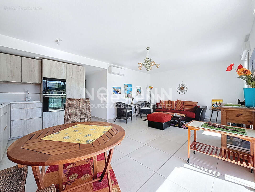 Appartement à VALLAURIS