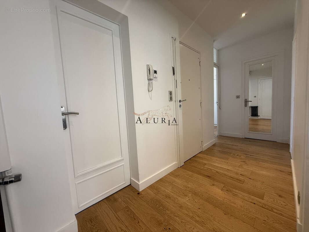Appartement 64 m² à Tours  - photo 6