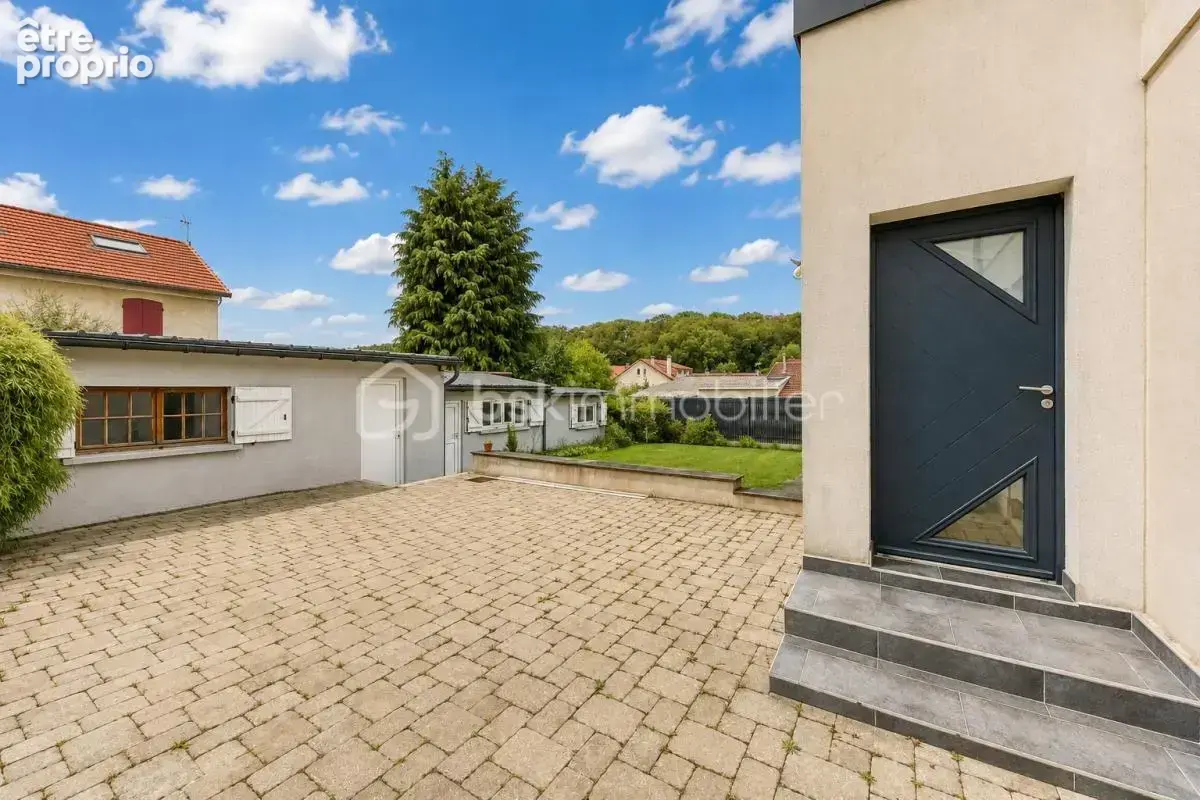 Maison menier familiale, sans mitoyennete, avec 4 chambres, dépendance, garage et cave total - photo 24