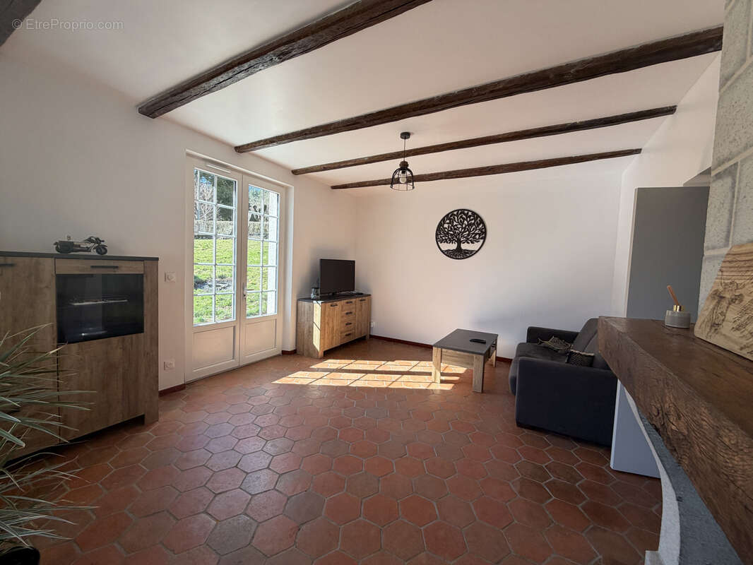 Maison à CONDAT
