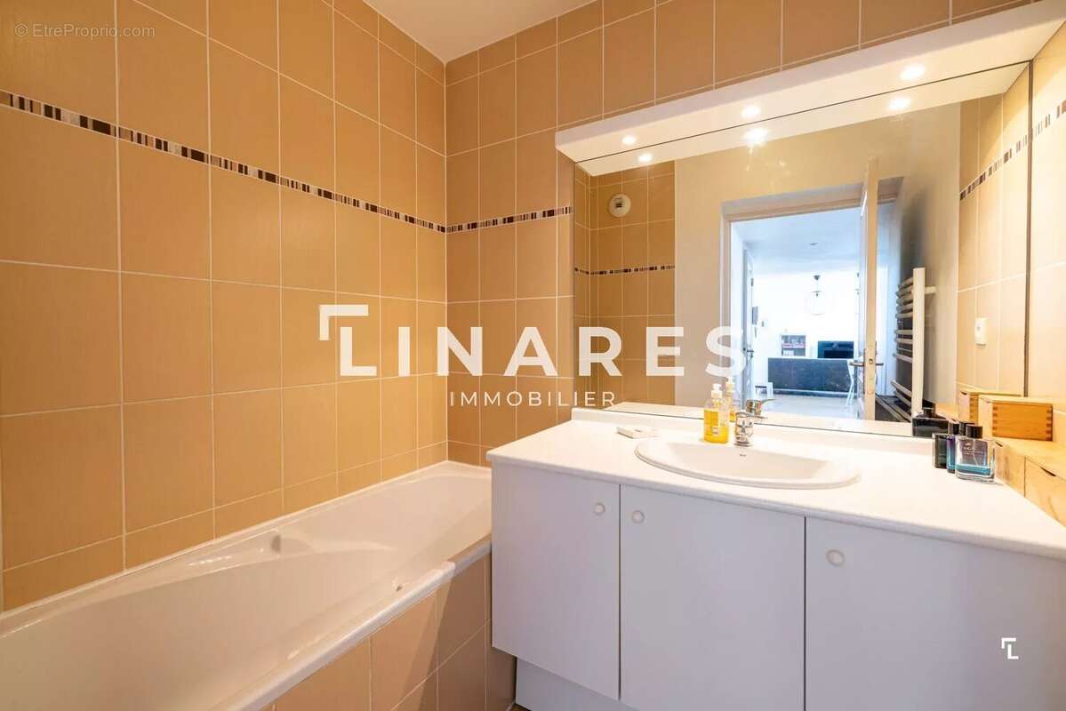 Appartement à MARSEILLE-9E