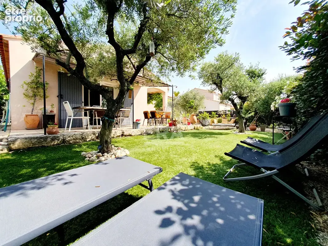 Maison à VENTABREN