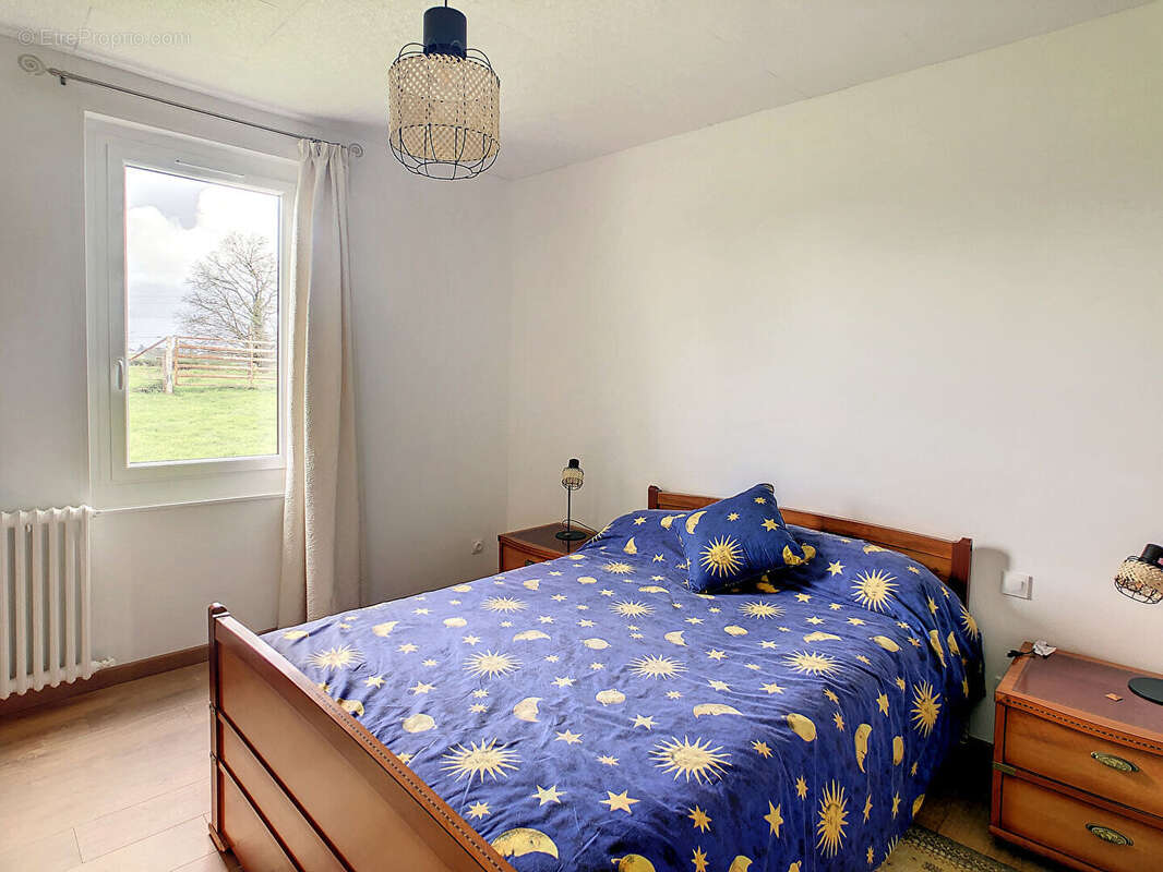 Maison à SAINT-BERAIN-SOUS-SANVIGNES