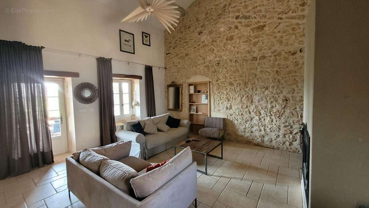 Maison à GOUDARGUES