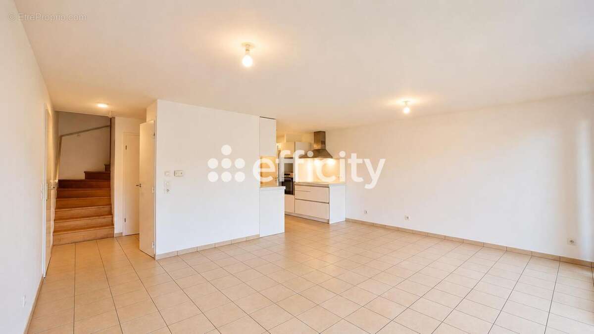 Appartement à CHENS-SUR-LEMAN
