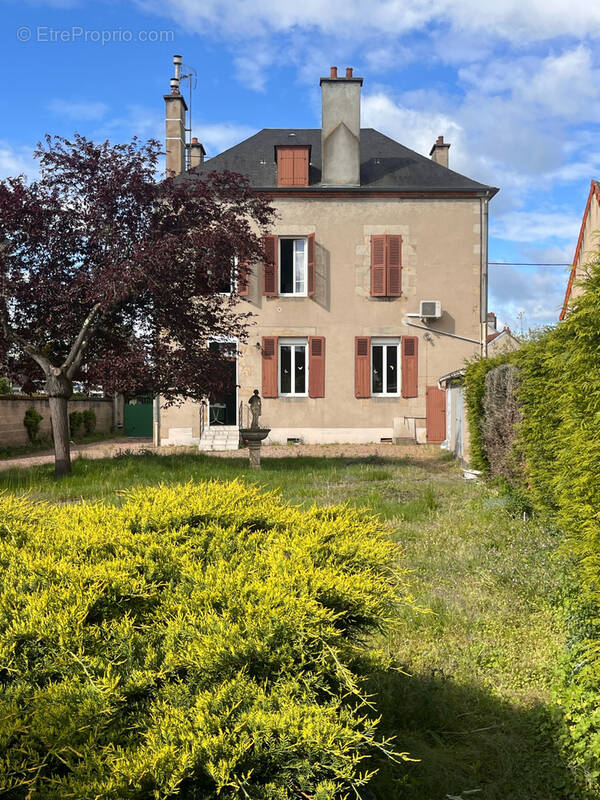 Maison à YZEURE