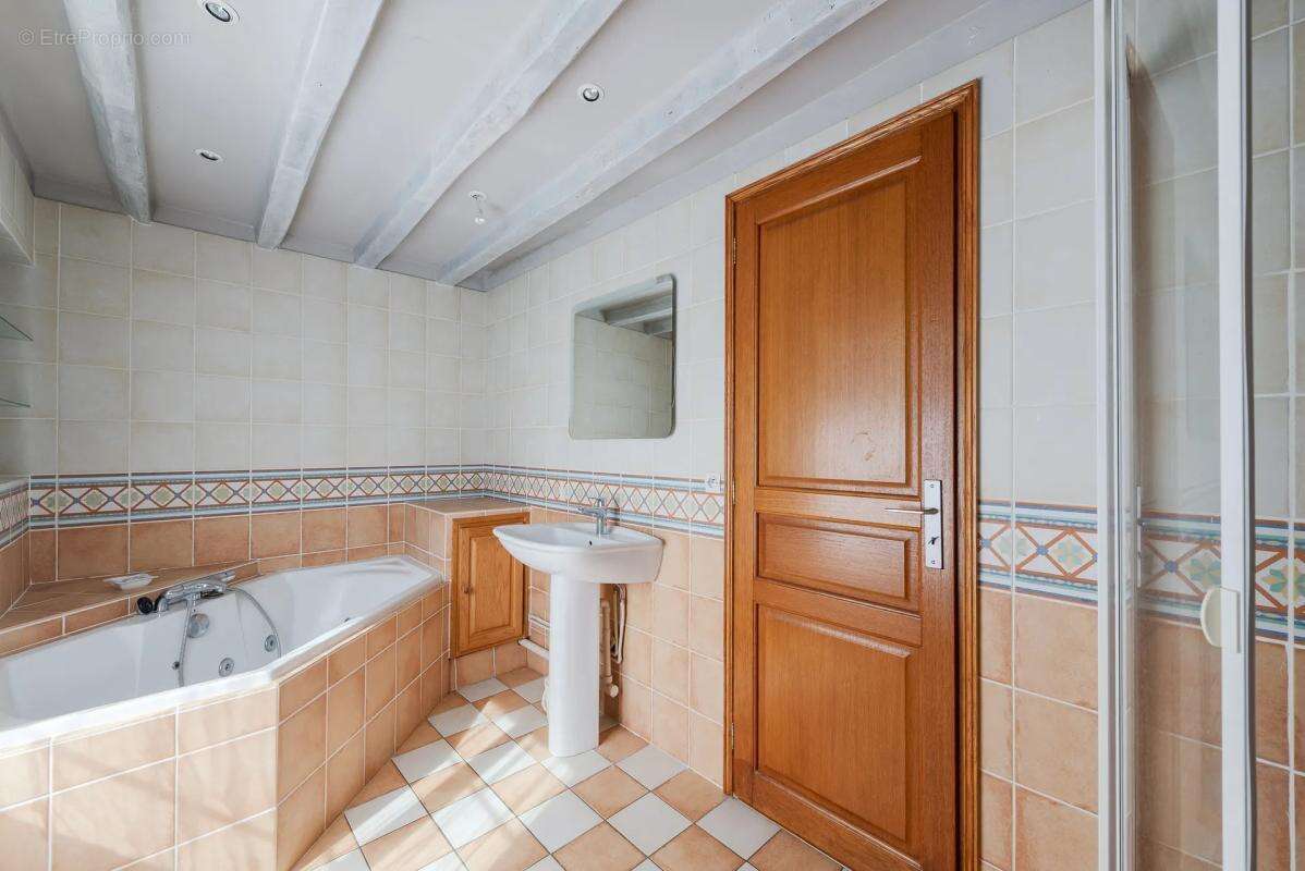 Maison de 4 pièces de 139 m² à Vendières - photo 9