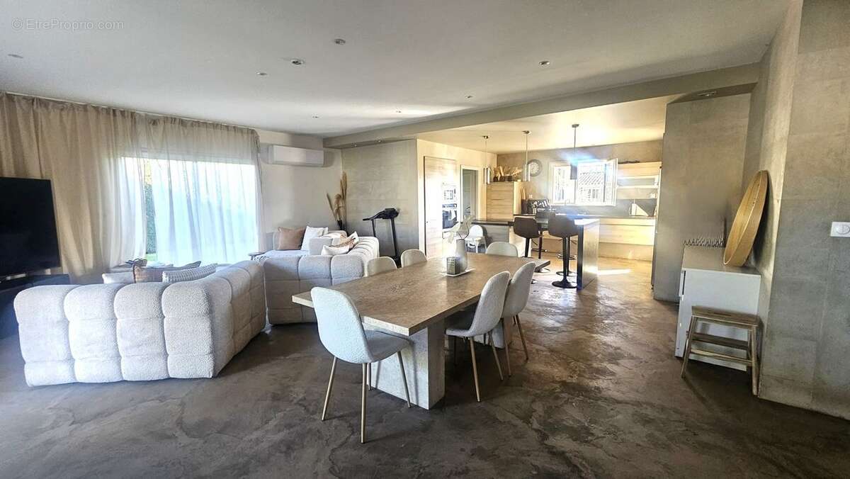 Maison à MIONS