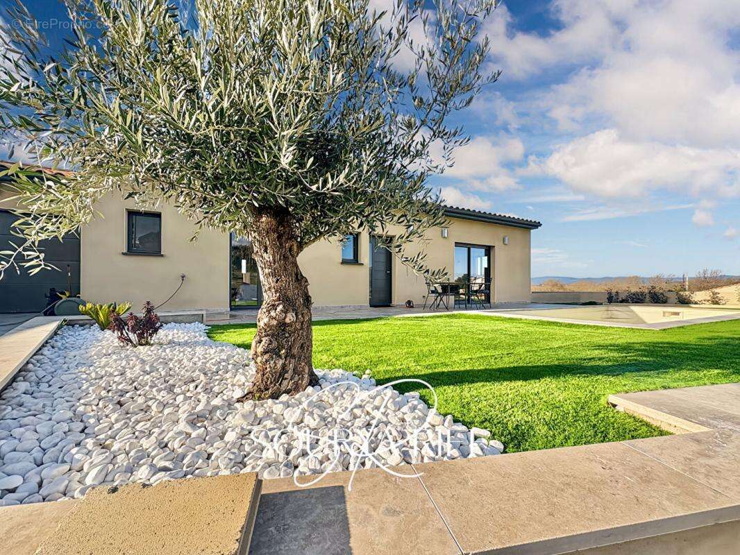 Villa contemporaine avec piscine et sous-sol exceptionnel - photo 4