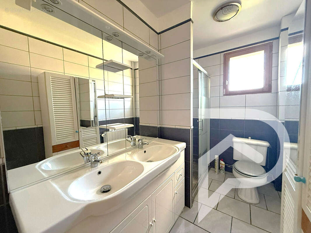 Maison à ESTREES-SAINT-DENIS