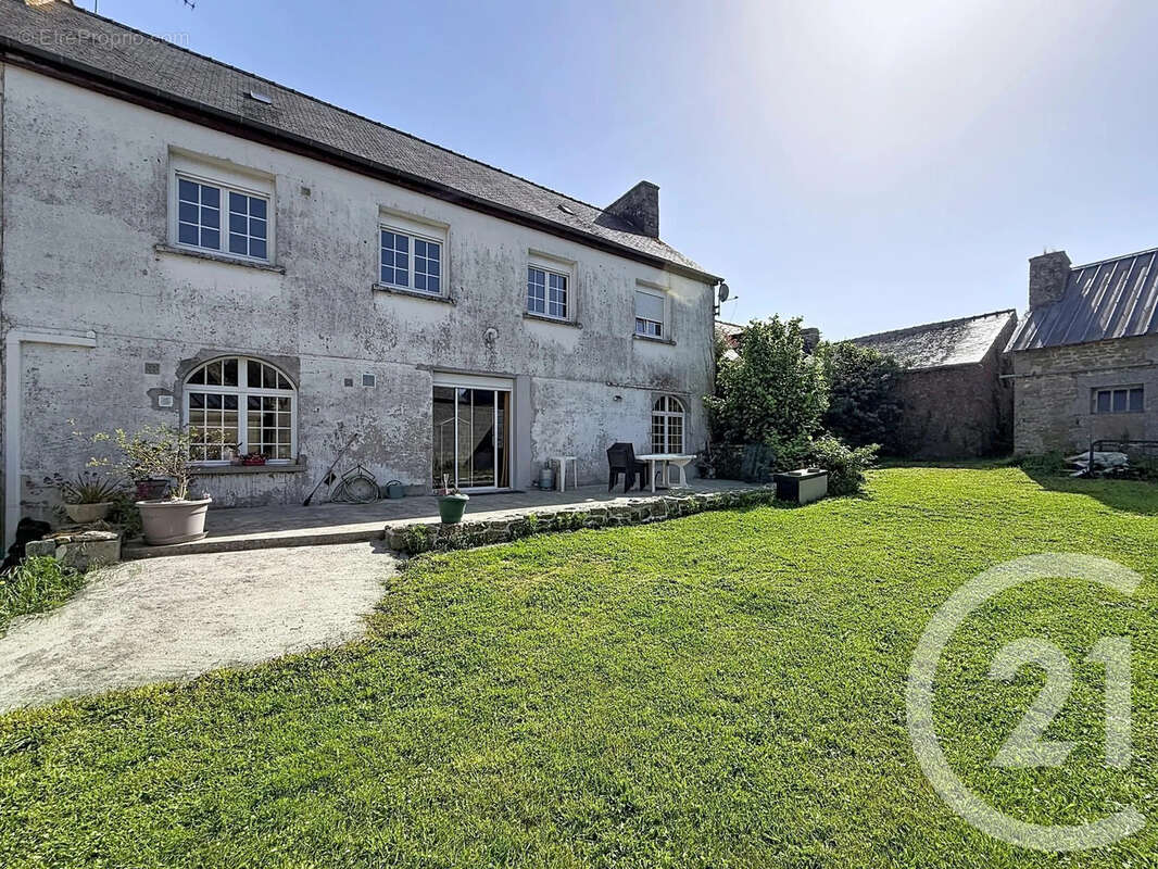 Maison à SAINT-GLEN
