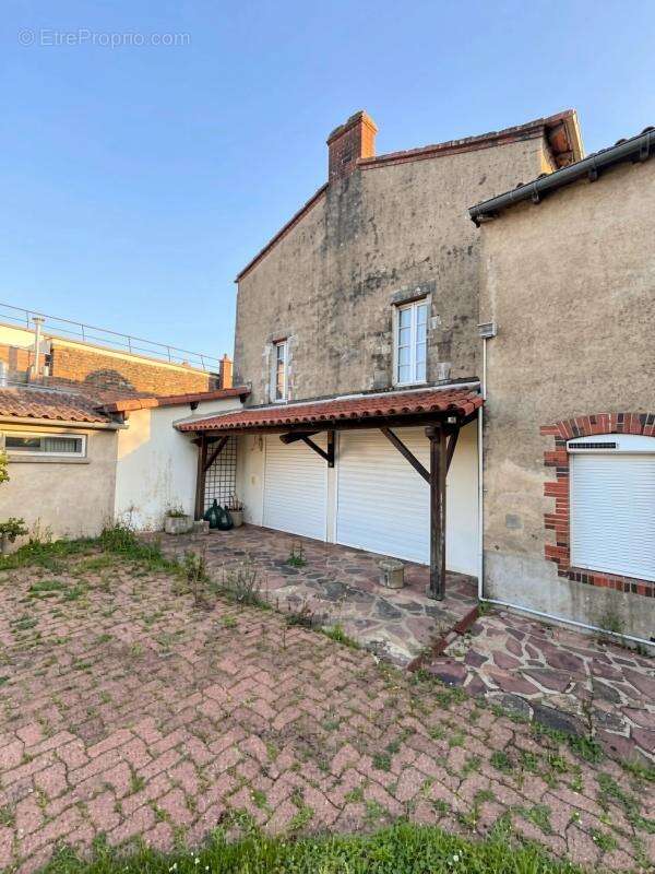 Maison à LES BROUZILS