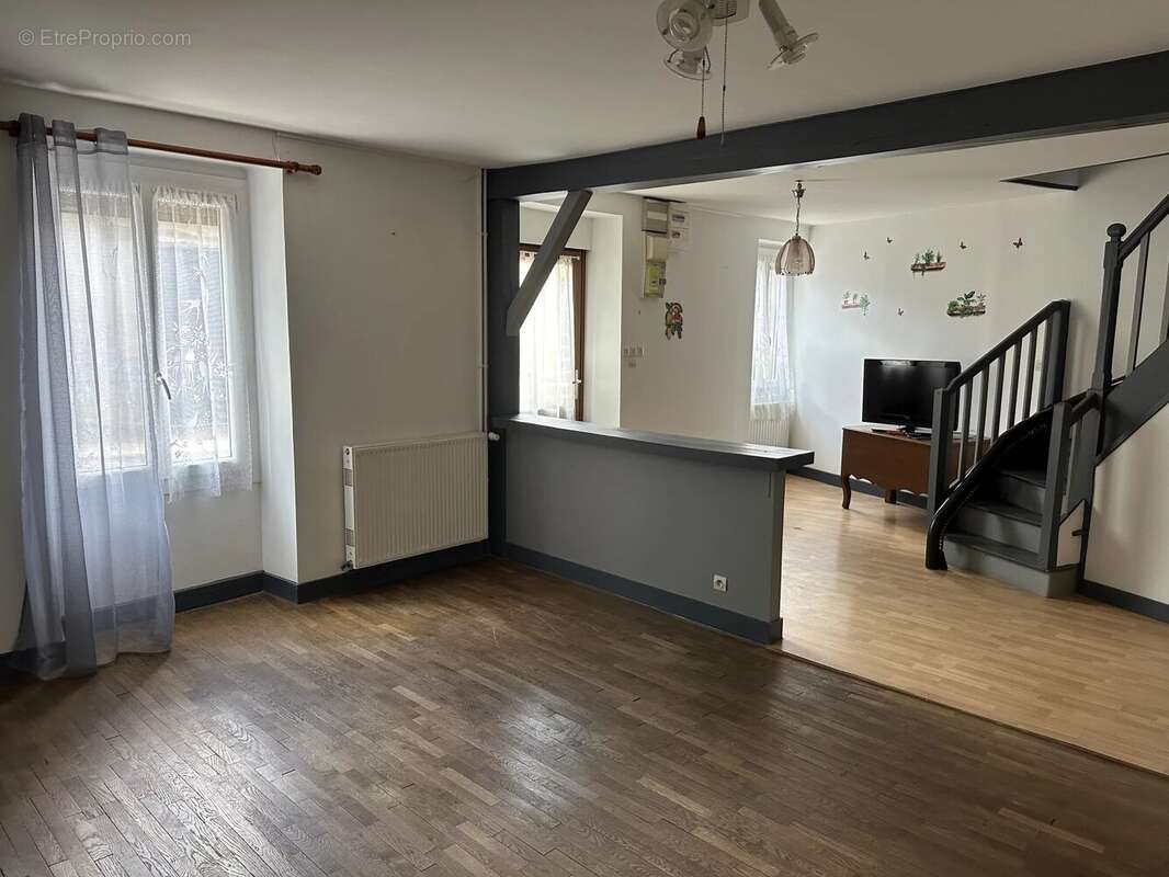 Maison à SAINT-MAURICE-LA-CLOUERE