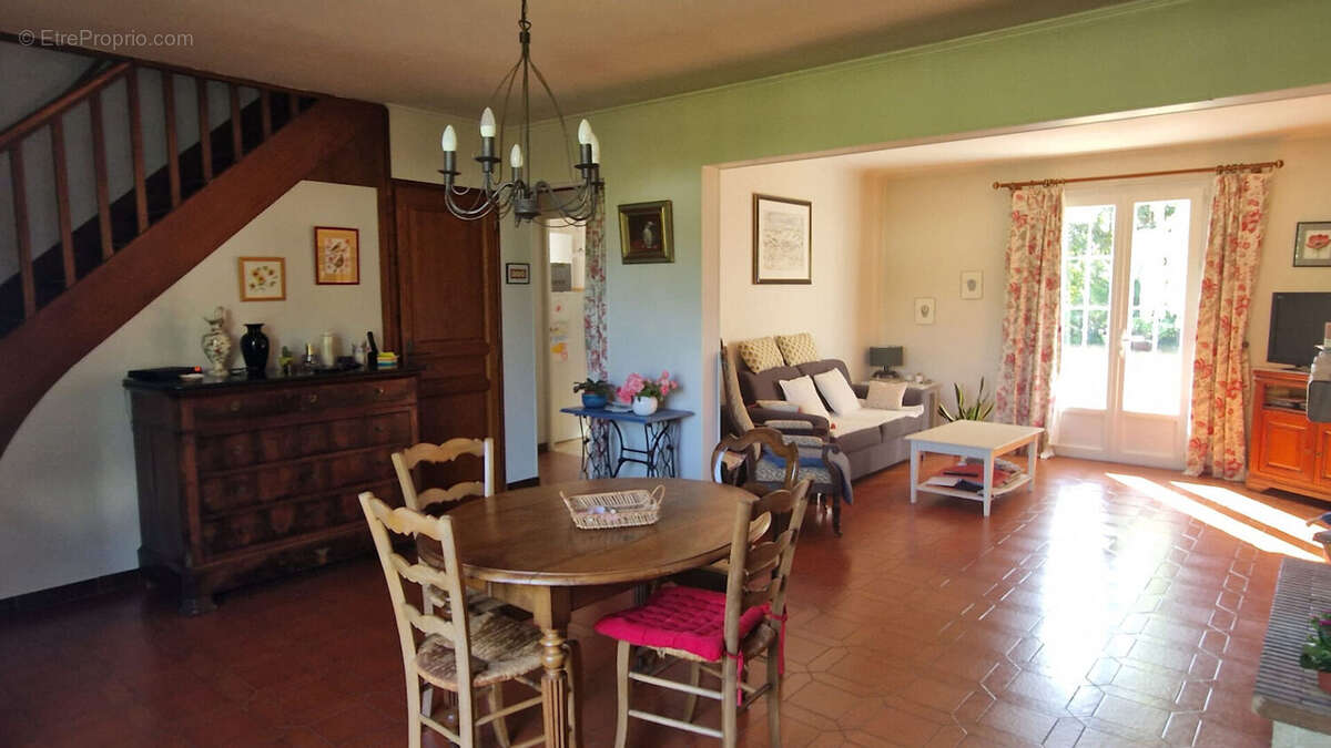 Pavillon avec jardin - 4 pieces - 3 chambres - garage - photo 8