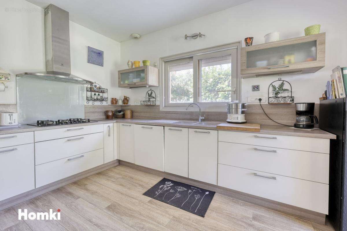 Maison/Villa T5 de 138 m² à Solliès-Pont 83210 - photo 9