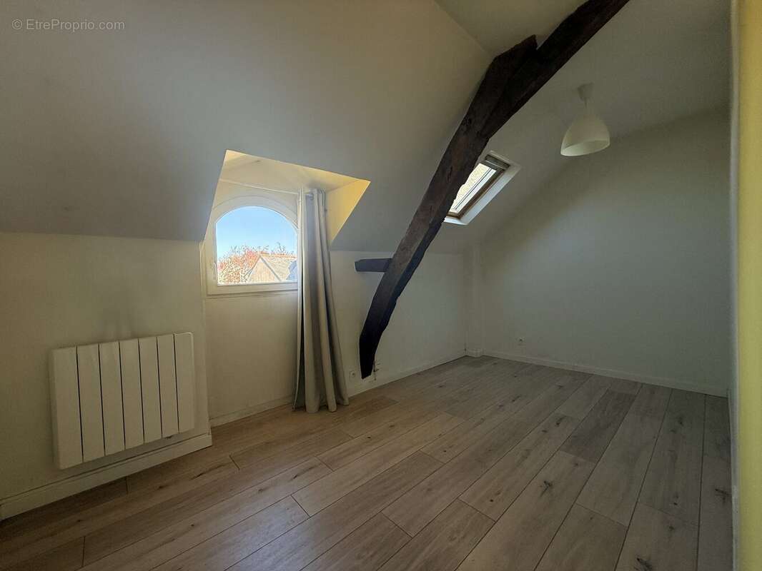 Maison à SAINT-BARTHELEMY-D'ANJOU