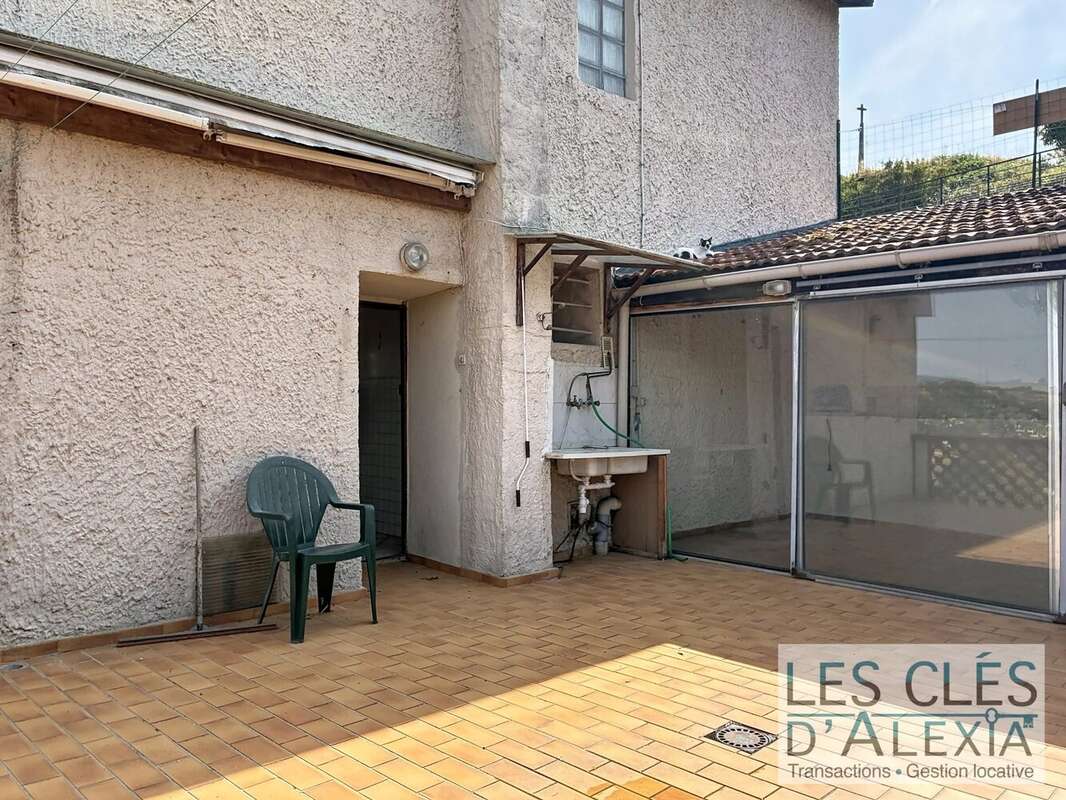 Maison de village-Trois Chambres-Garage-Terrasse - photo 6
