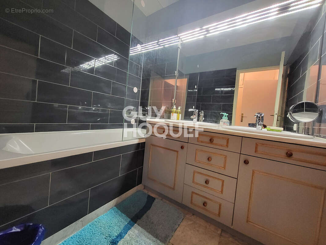 Appartement à LA CELLE-SAINT-CLOUD