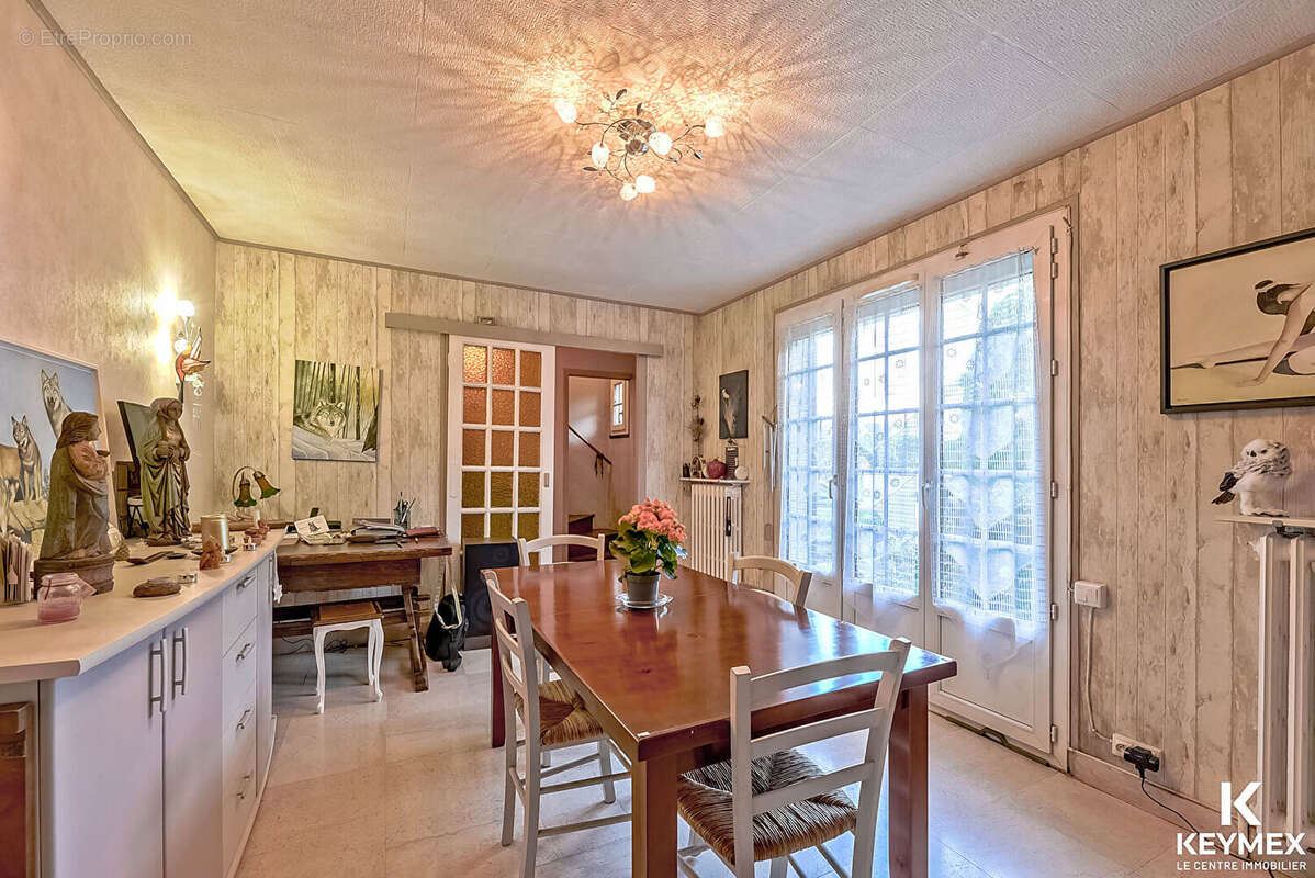 Maison à LE THILLAY