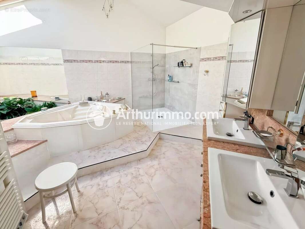 Maison à SOISY-SUR-SEINE