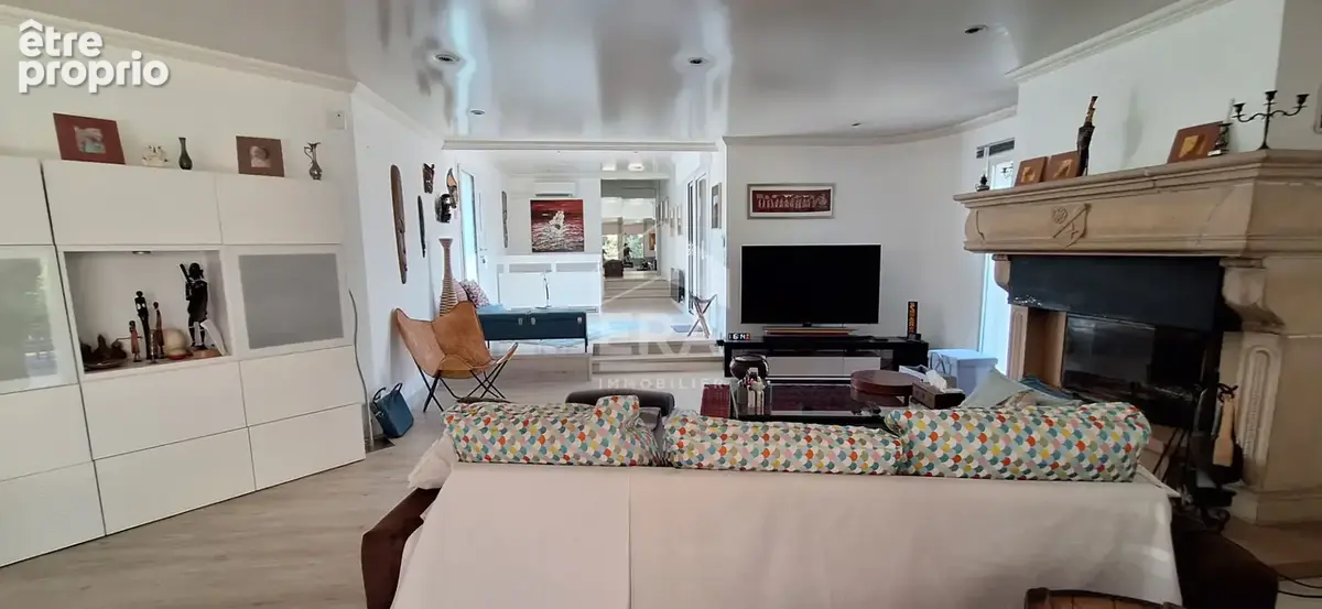 Maison 229m² à saint-denis-lès-bourg - photo 6