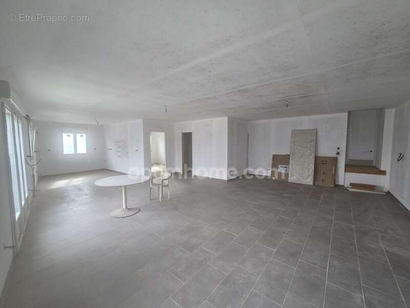 Maison à vendre 4 pièces, garage et vaste sous-sol proche de la Belgique et du Luxembourg - photo 2