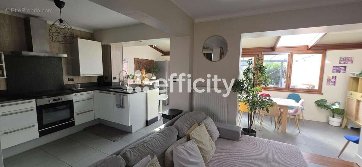 Maison à FACHES-THUMESNIL