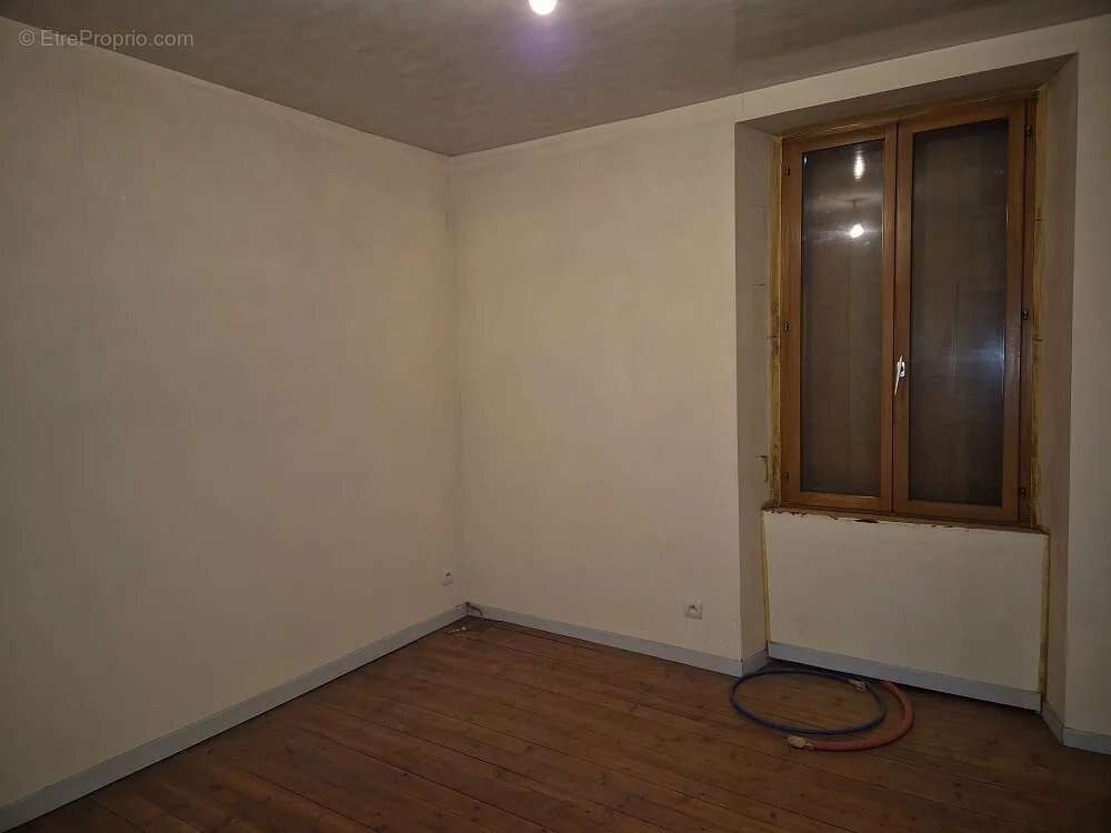 Maison à CORBEILLES