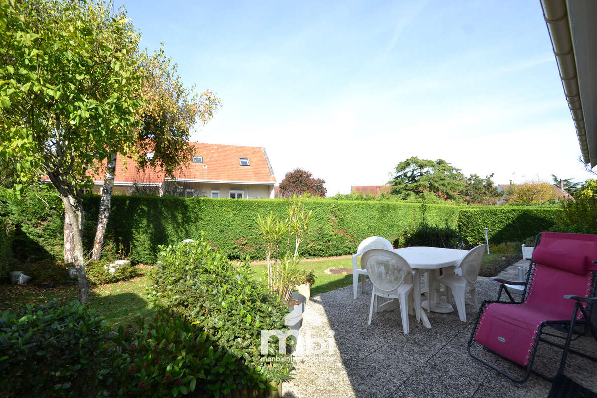 Maison à LA CHAPELLE-EN-SERVAL