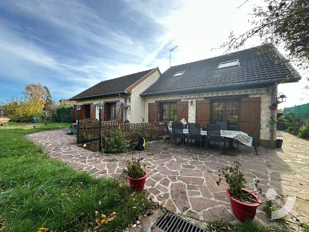 Maison à CHAMPILLON