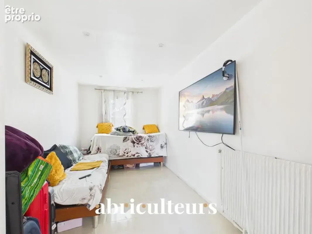 Maison familiale de plain pied - 5 chambres - 134 m²  - avec jardin, terrasse et 3 stationnements — Bezons - photo 19