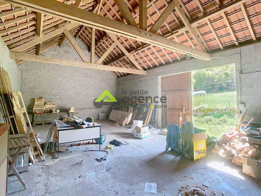 Maison à ROYERE-DE-VASSIVIERE