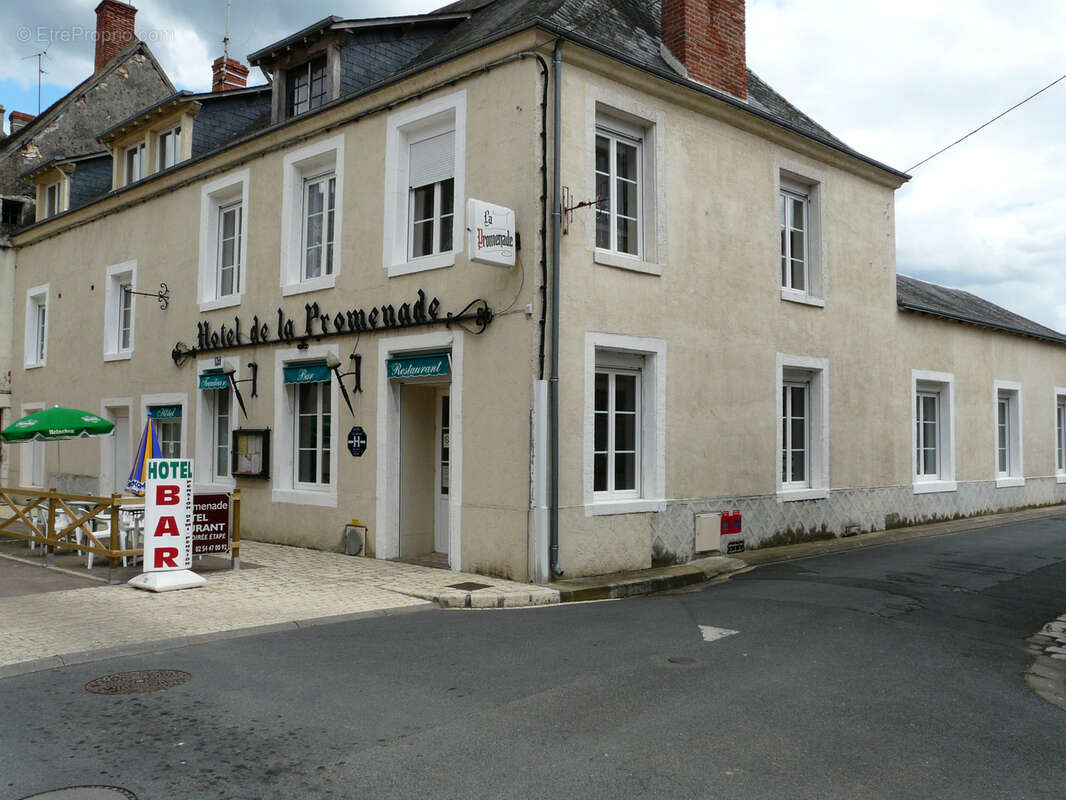 Commerce à SAINT-GAULTIER