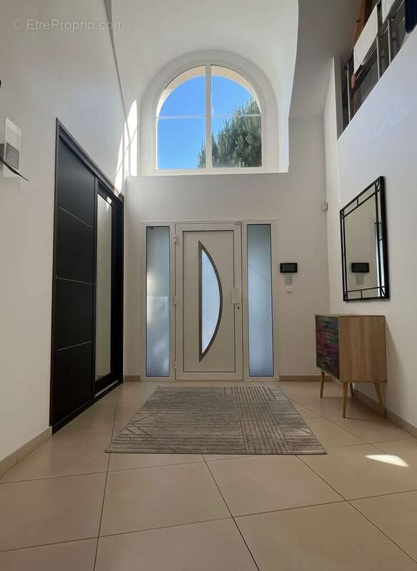 Maison 206 m² à Saint-Cyr-Sur-Loire  - photo 6