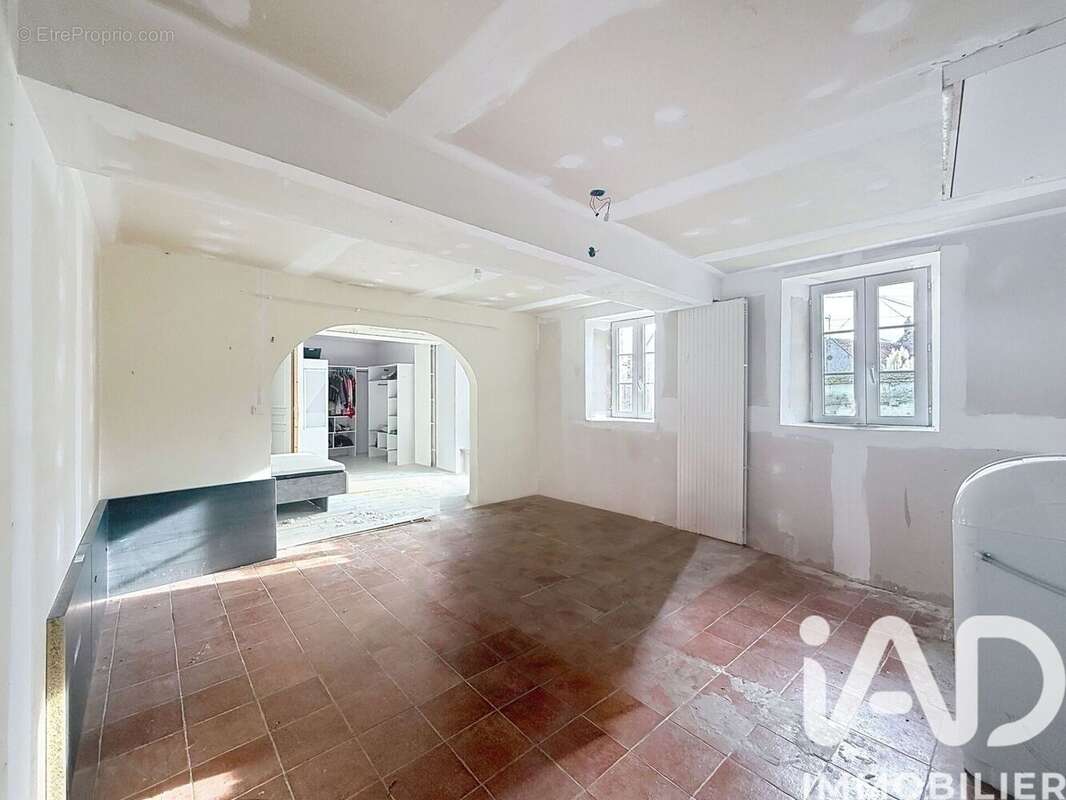 Maison 130 m² à Villethierry  - photo 9