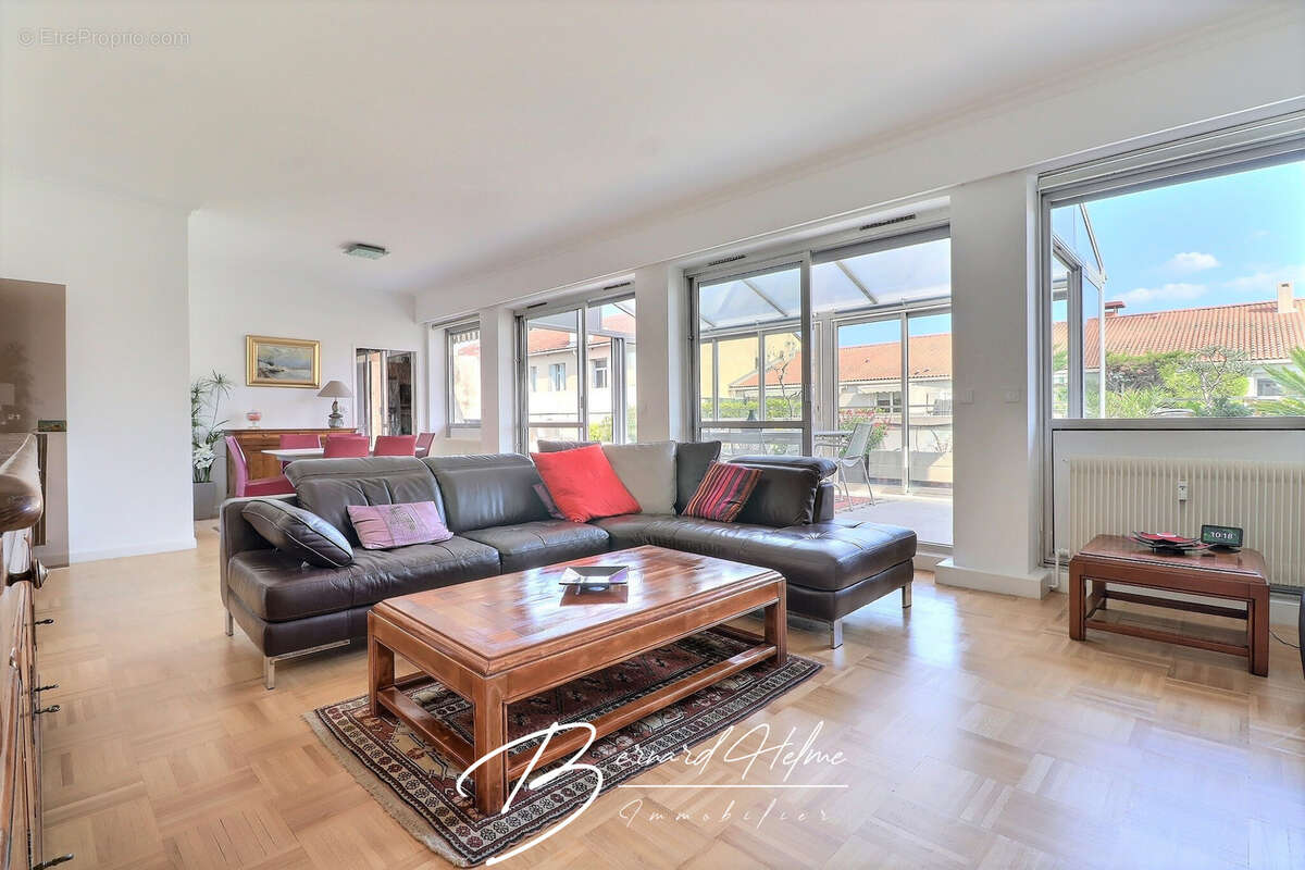 Appartement à MARSEILLE-8E