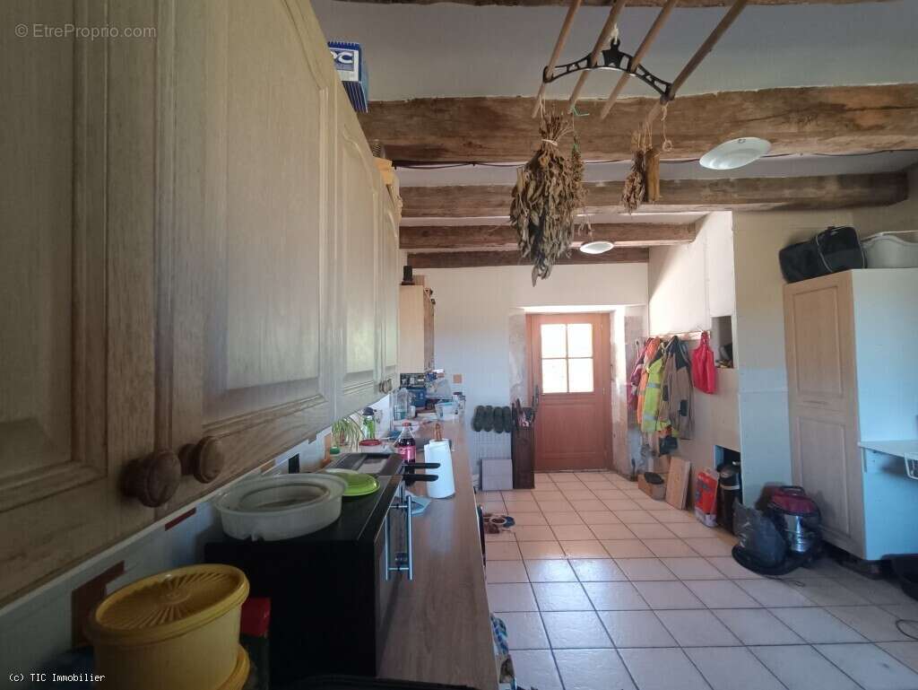 Superbe Longère avec Piscine, Belles Vues, Annexe et Dépendances - photo 6