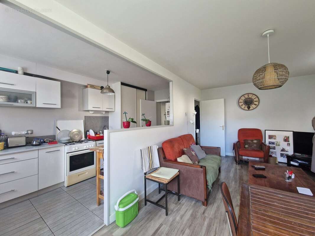 séjour vers cuisine - Appartement à NANTES