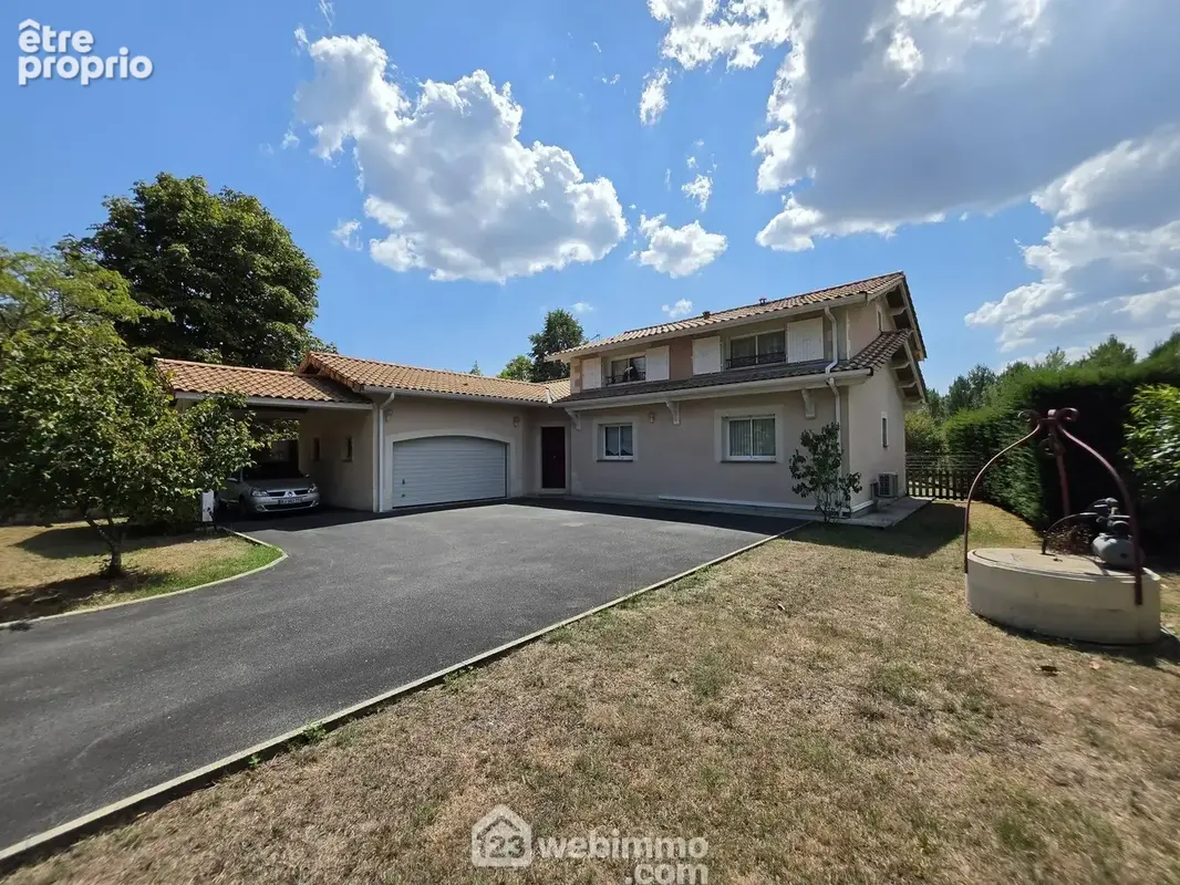 Belle maison avec garage et abri de voiture - Maison à ARSAC