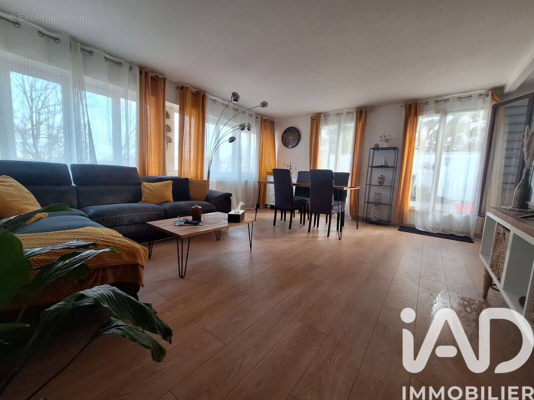 Photo 1 - Appartement à EVRY