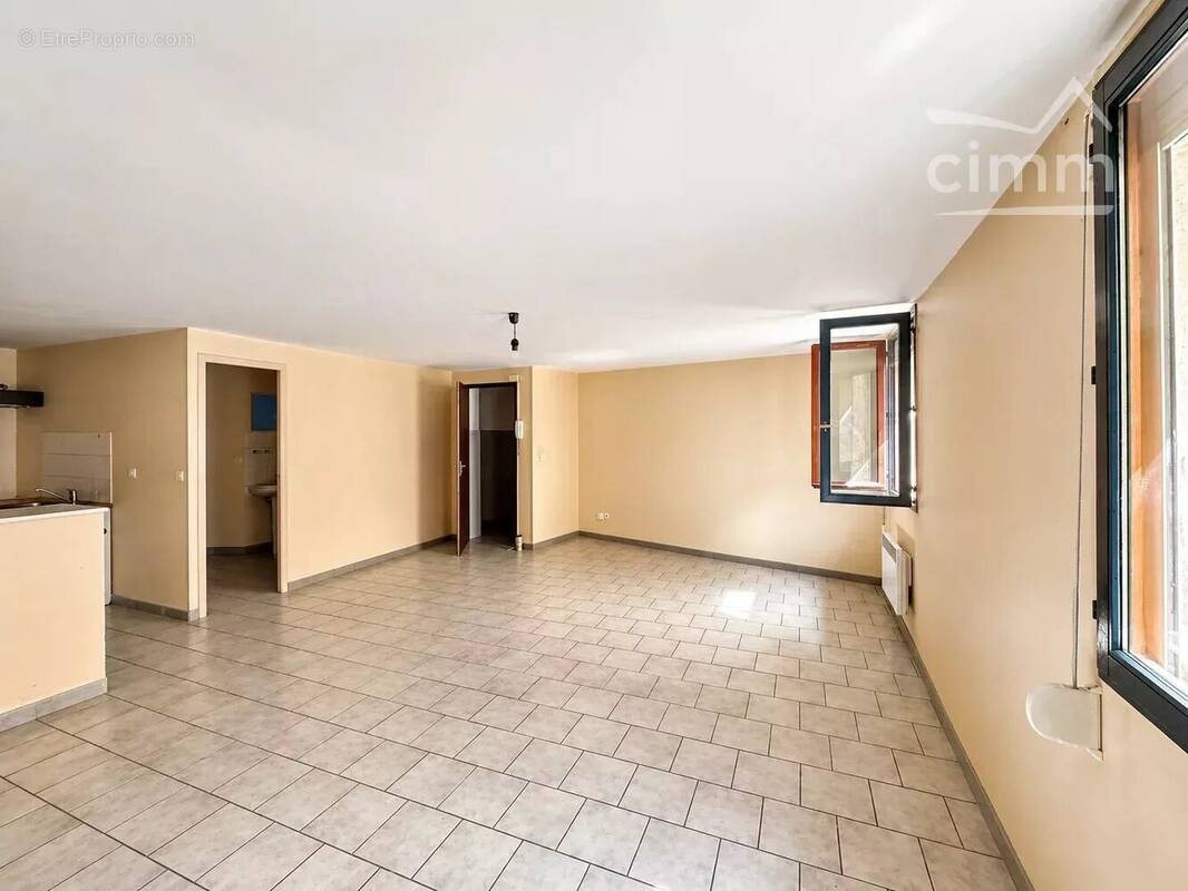 Appartement à CHABEUIL