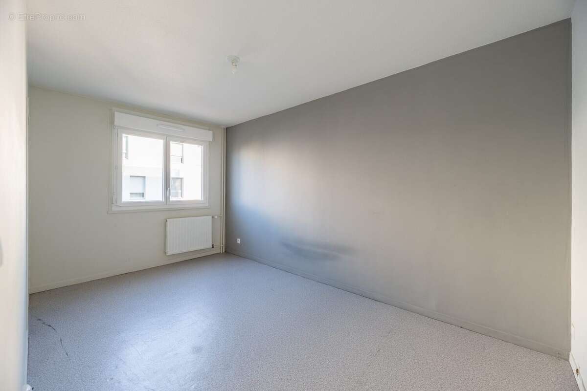 Appartement à DECINES-CHARPIEU