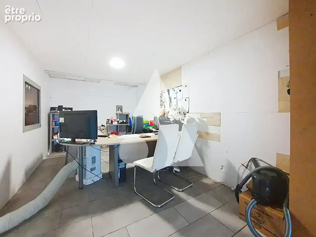 À vendre ! pas-de-porte / local à usage professionnel avec logement - photo 3
