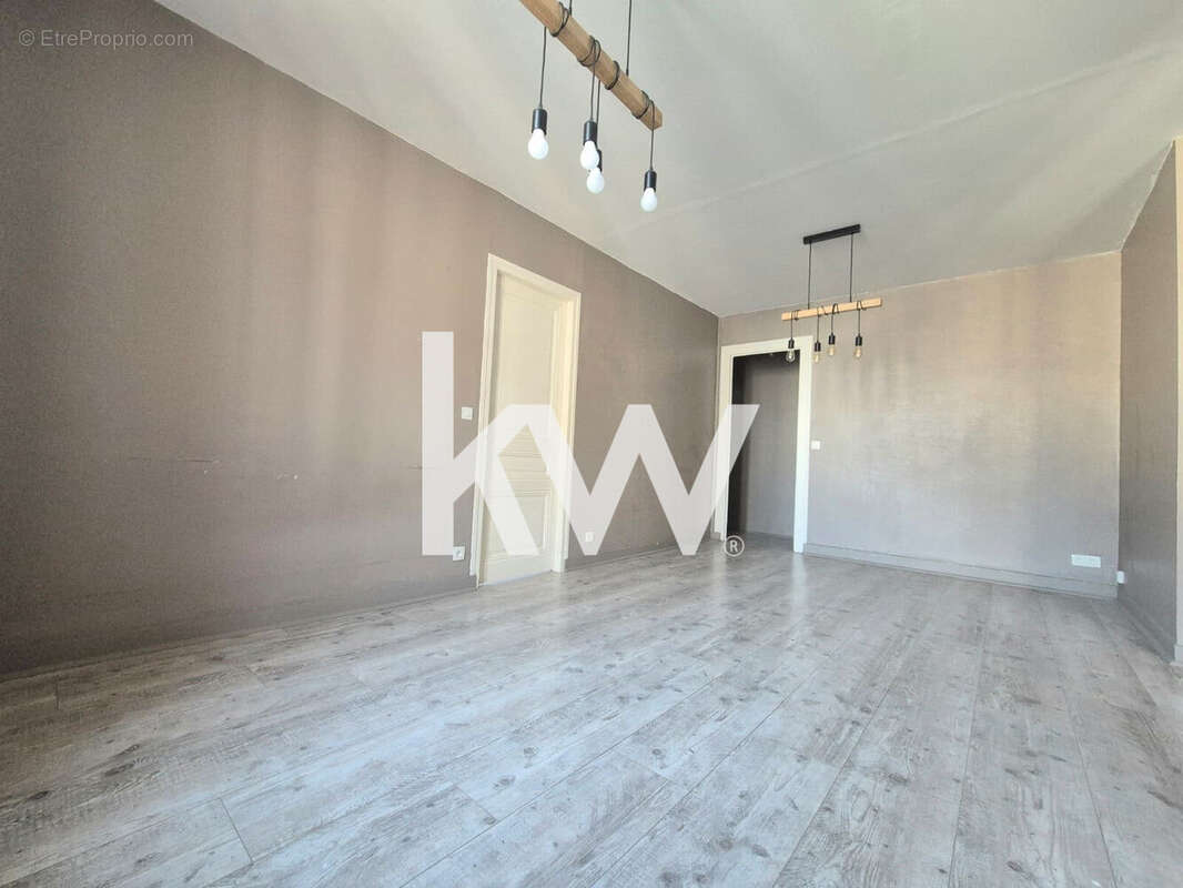 Appartement à SAINT-ETIENNE