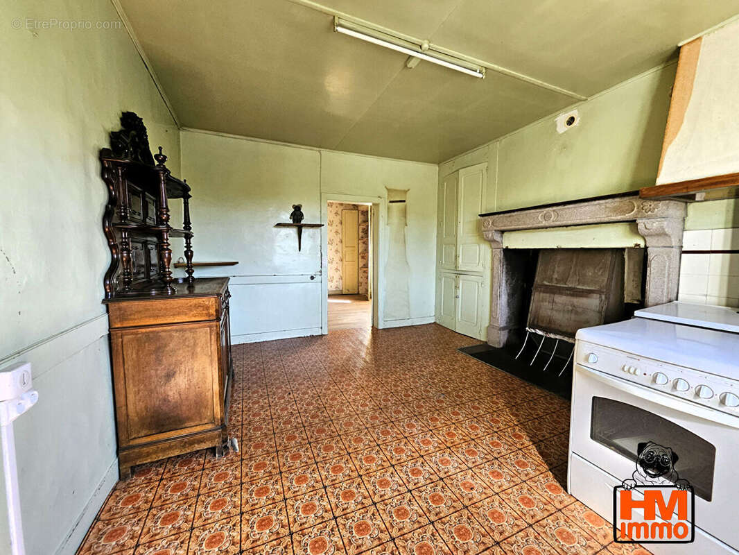 Maison à RILHAC-LASTOURS