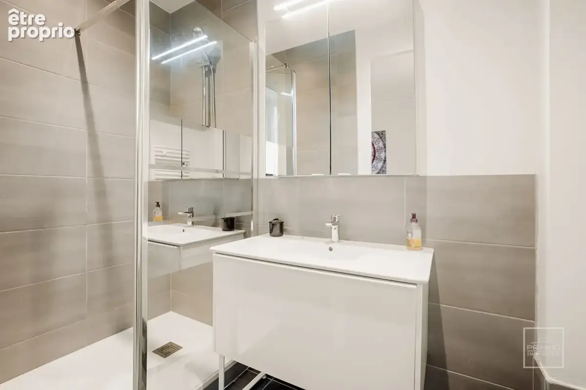 Neuville sur saone - 137m² de charme, jardin 1385m² & parking - photo 8