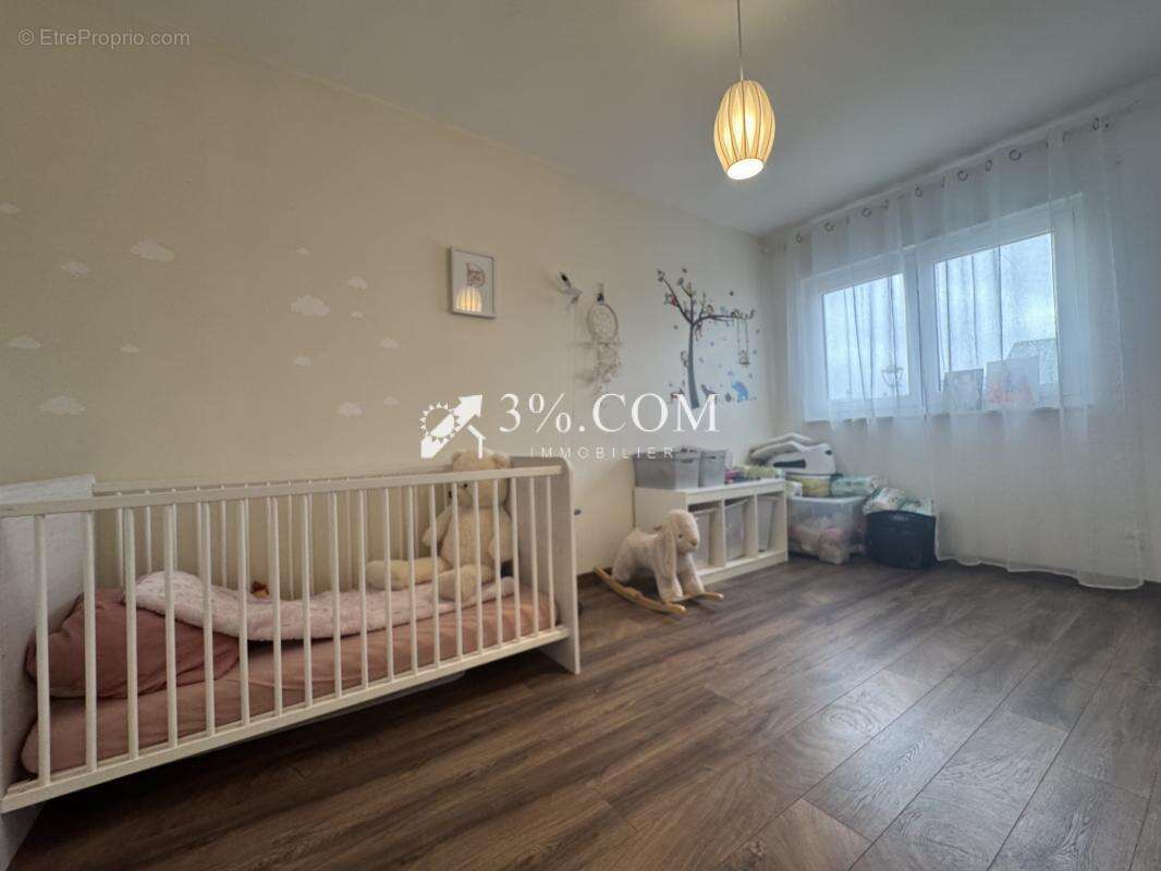 3%COM Belle maison d'architecte  4 chambres et 2 salles de b - photo 15