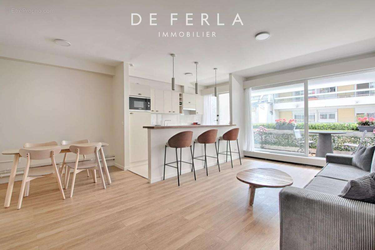 Appartement à PARIS-7E
